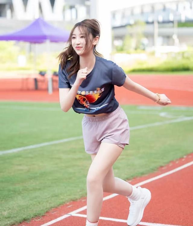 自爆靓照背 自爆靓照背