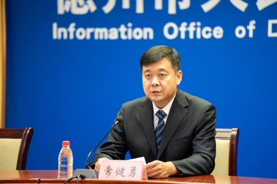 接待台, 多家网络平 接待台, 多家网络平